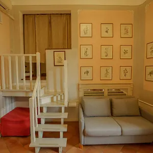 Tranquil Near Museums And Train Station Apartment
