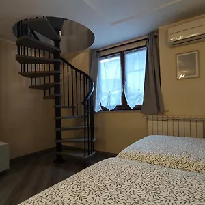 Apartment Aleph With Private Parking, Next Train Station 